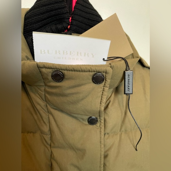 Burberry London Gender Neutral (6Y) Kids Down Puffer Jacket - 100% authentic. - Picture 2 of 11